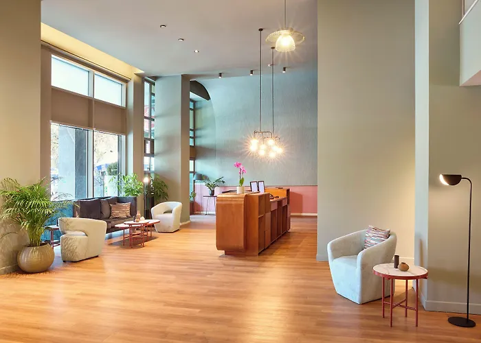 Zeus Essence Wyndham Residence