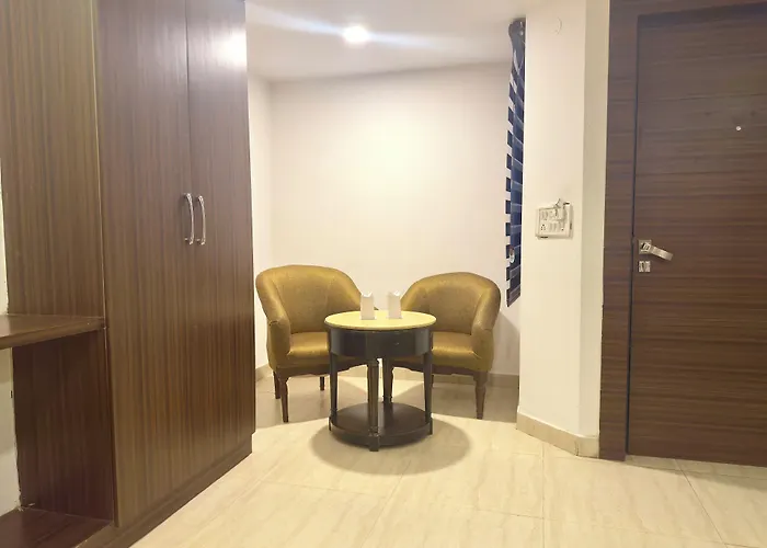 Pawan Plaza - Near Blk And Ganga Ram Hospital - Karol Bagh