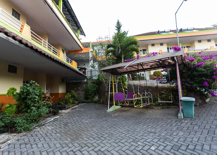 Villa Panderman Indah