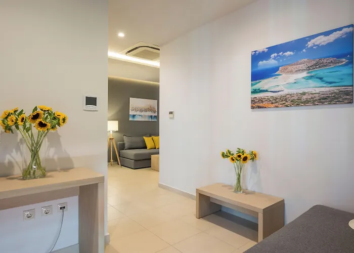 Trianon Luxury Apartments & Suites