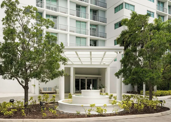 Maritime Fort Lauderdale Airport & Cruiseport