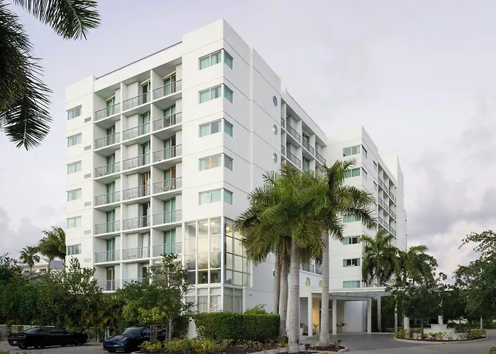 Maritime Fort Lauderdale Airport & Cruiseport