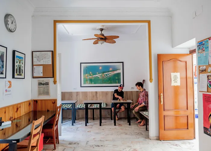 Triana Backpackers
