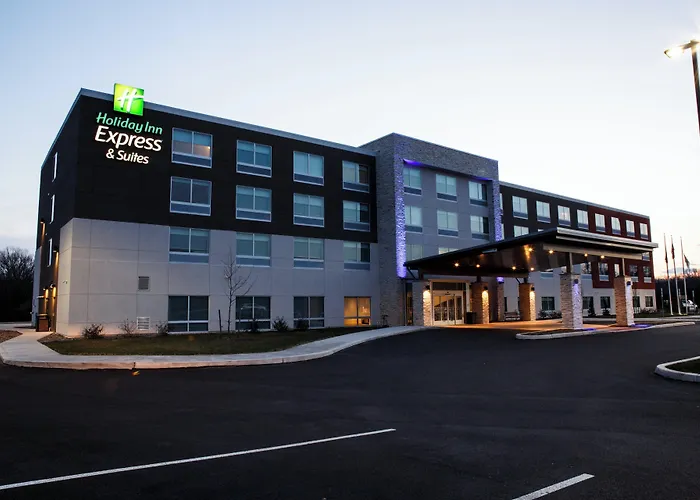 Holiday Inn Express & Suites - By Ihg
