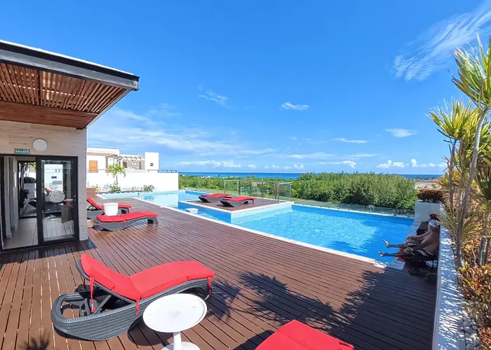 Grand Fifty Suites
