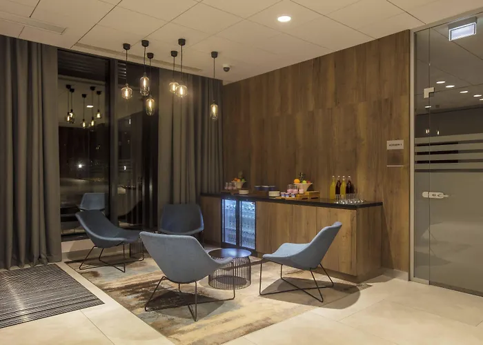 Courtyard By Marriott Edinburgh West