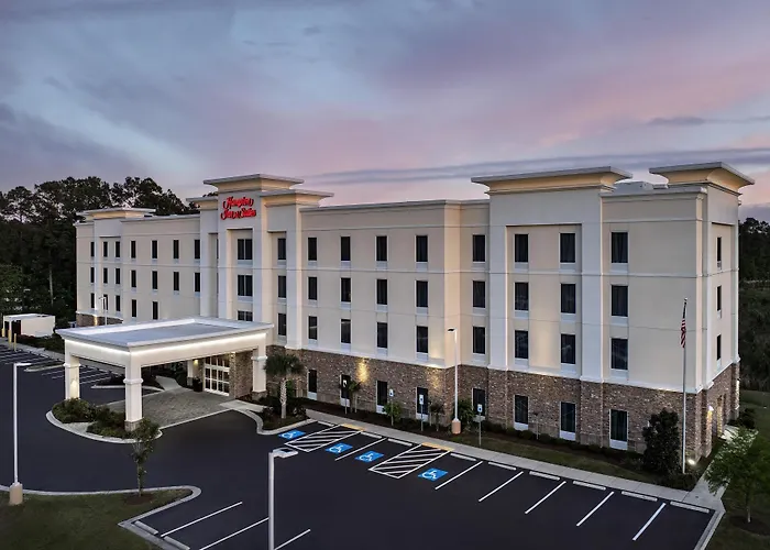 Hampton Inn & Suites