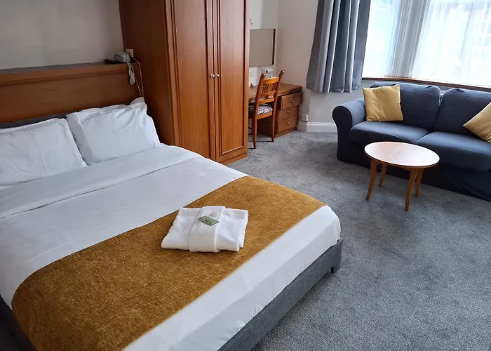 Russell Hotel