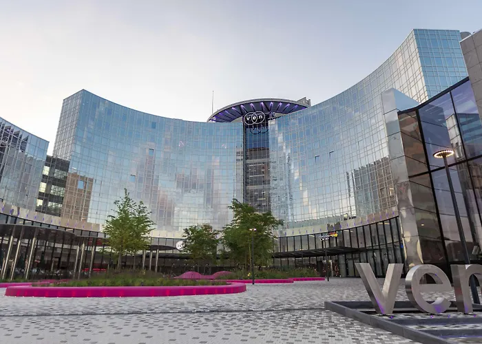 Park Inn By Radisson City West