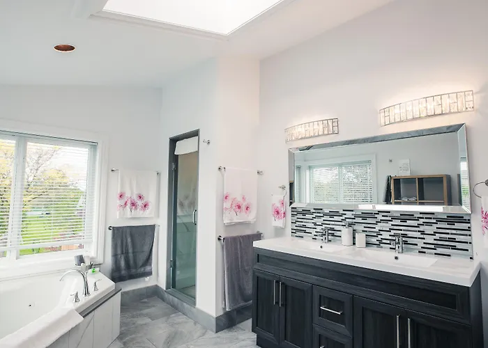 All Vacation Rentals Newton Villa Emerald House
