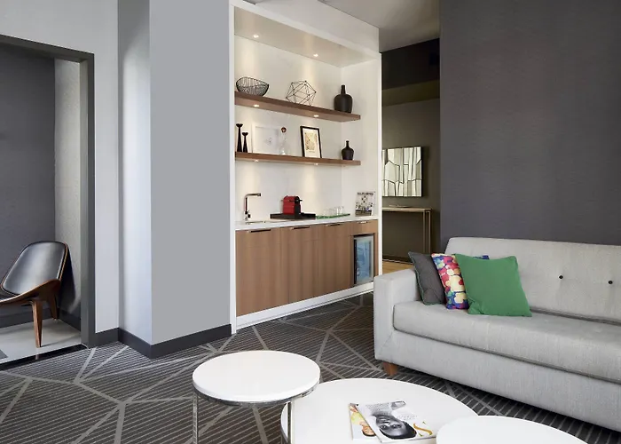 Renaissance Montreal Downtown Hotel
