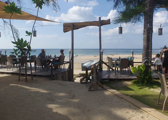 Resorts Guide Thai House Beach