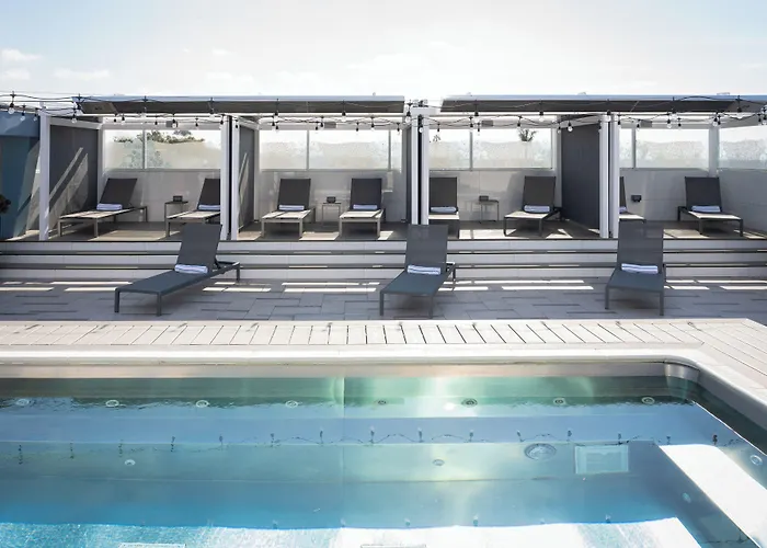 In Luxury hotels Shade Manhattan Beach