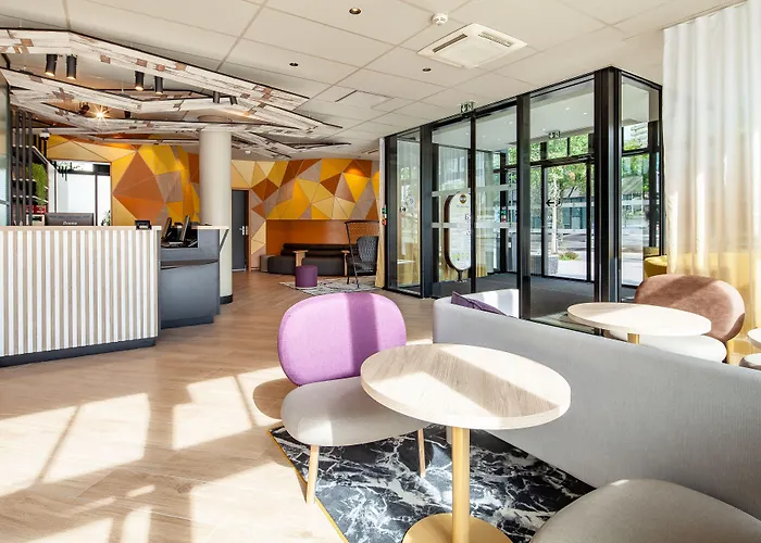 B&B HOTEL Paris Porte des Lilas