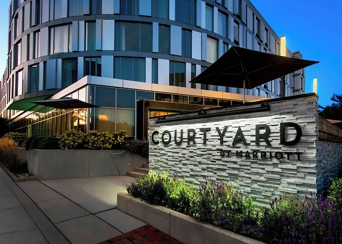 Courtyard By Marriott South At The Navy Yard