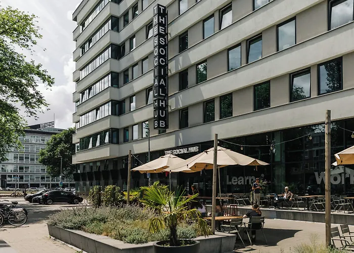  Social Hub