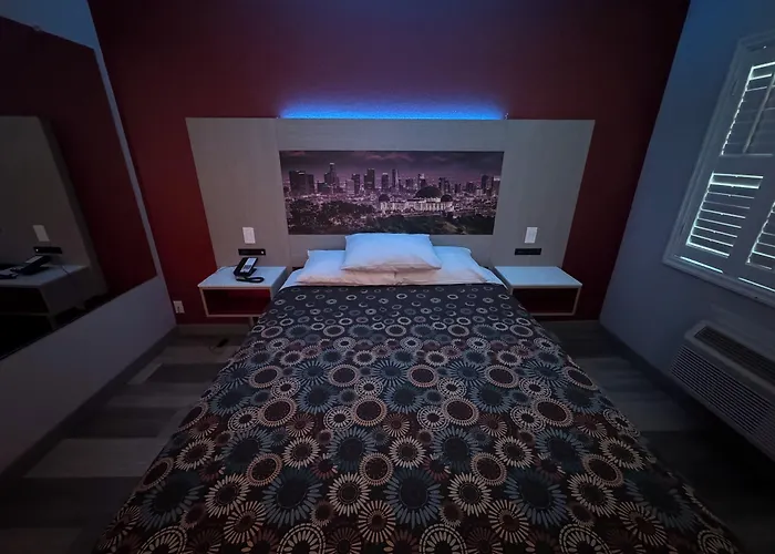 Cheap hotels Lincoln - Los Angeles, Hollywood Area