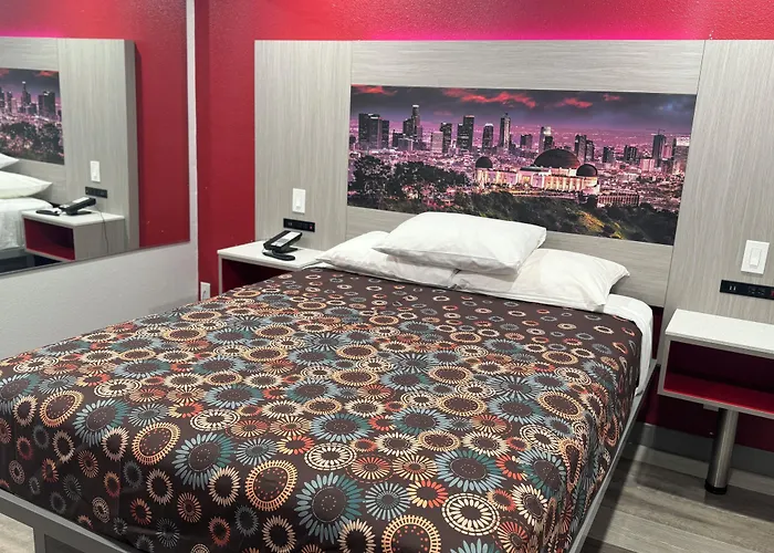 Cheap hotels Lincoln - Los Angeles, Hollywood Area