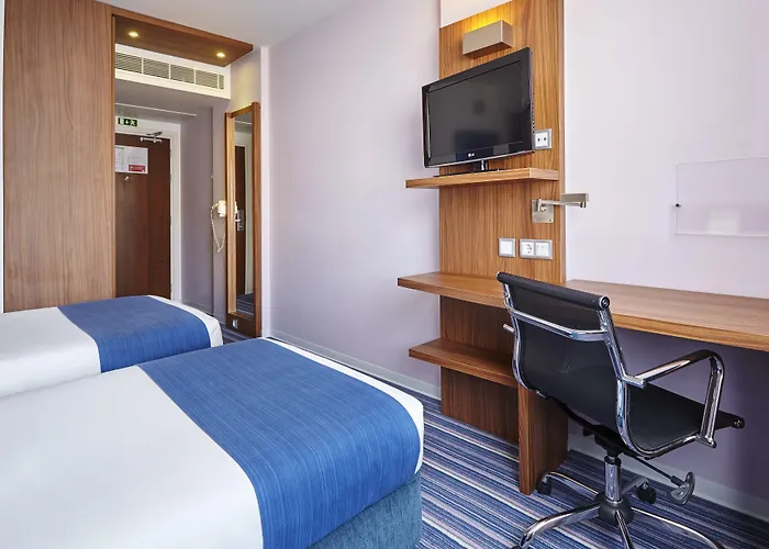 Holiday Inn Express Lisbon Alfragide By Ihg