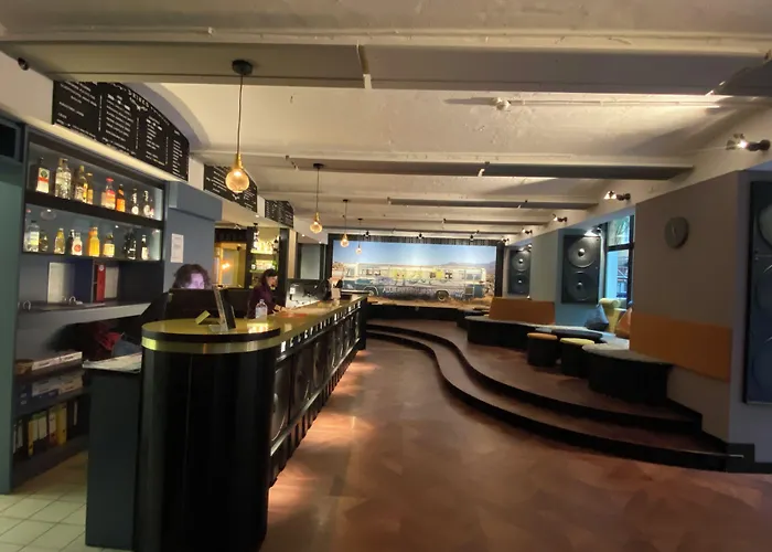 Singer109 Hostel, Hotel & Apartment