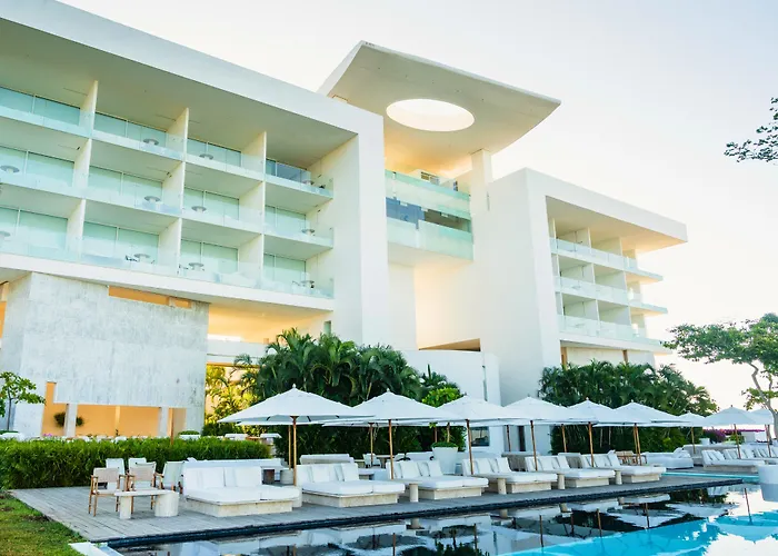 5 star hotels Encanto Acapulco
