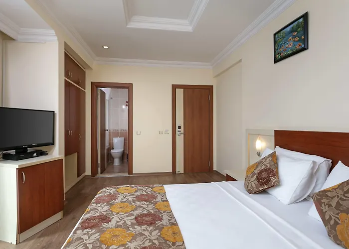 Lara Dinc Hotel