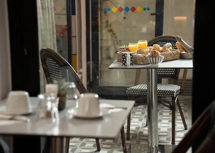 Hotel Du Mont Dore Batignolles