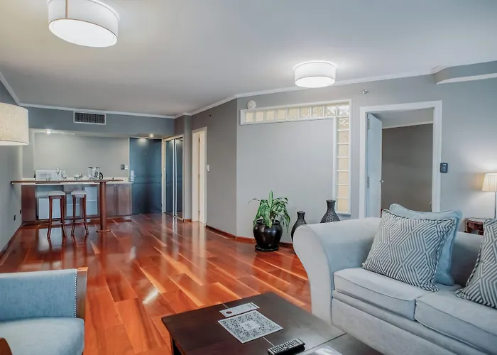 Plaza Real Suites