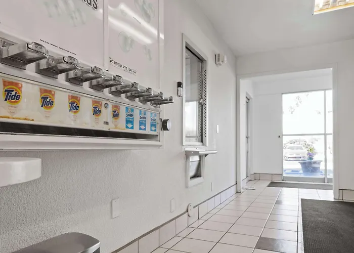 Motel 6-, Ca - Beach