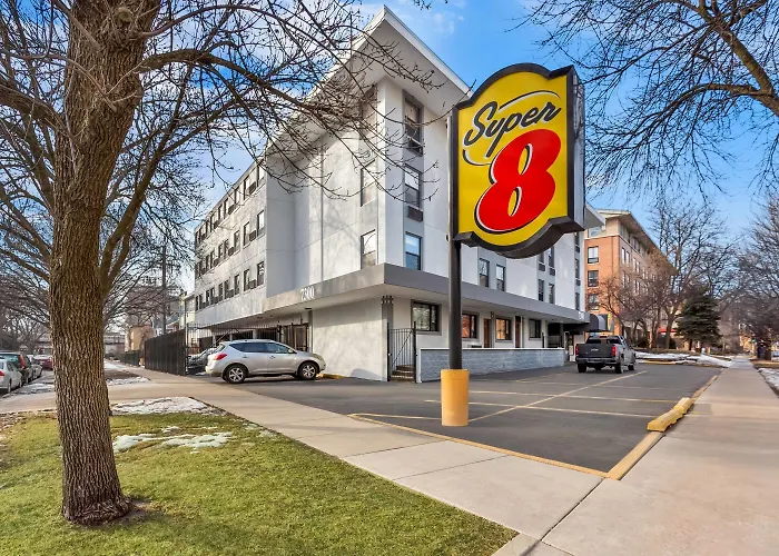 Super 8 By Wyndham Chicago Il