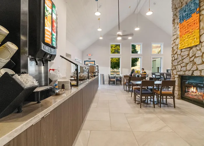 3 star hotels Chase Suite El Paso