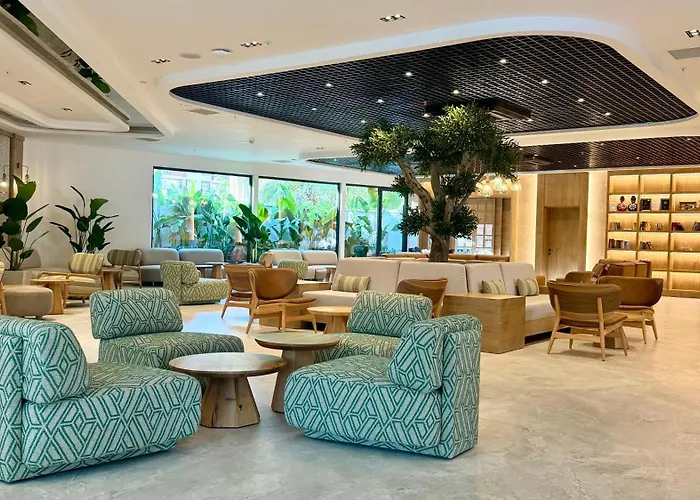 Blue Wave Suite Hotel