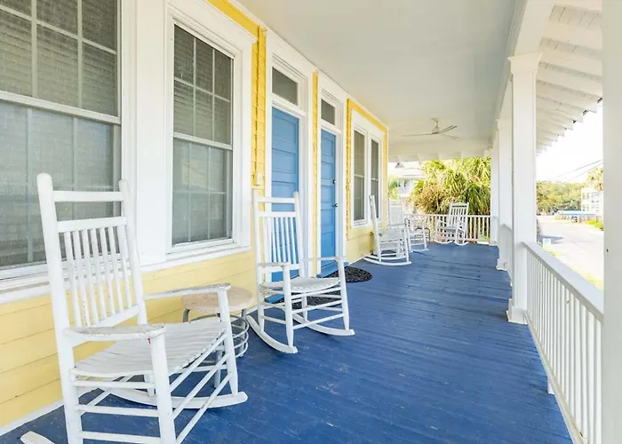 Pets Allowed Hotel Sea View Cottage