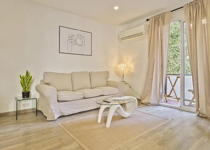 White Flats Les Corts