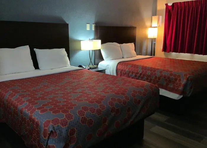 Cheap hotels Econo Lodge Inn & Suites Mason City - Clear Lake
