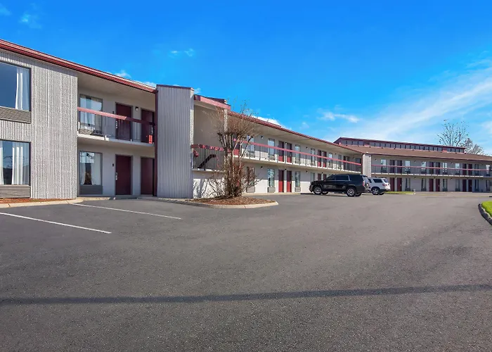 Motels Red Roof Inn & Suites Monroe, Nc