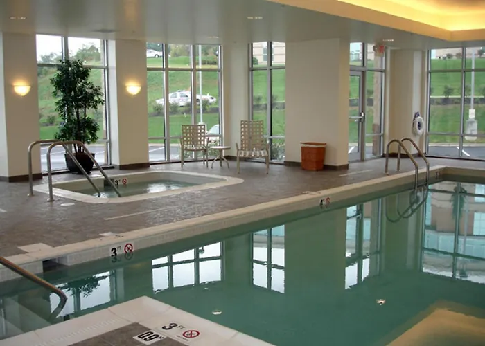Hampton Inn & Suites Pittsburgh-Meadow Lands