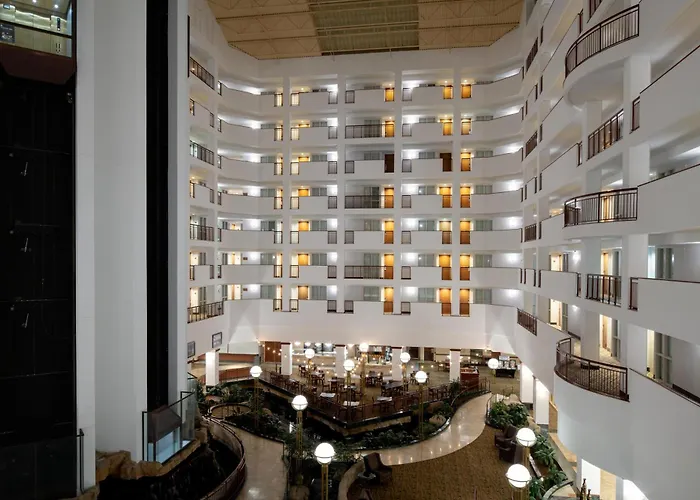 Embassy Suites By Hilton Airport