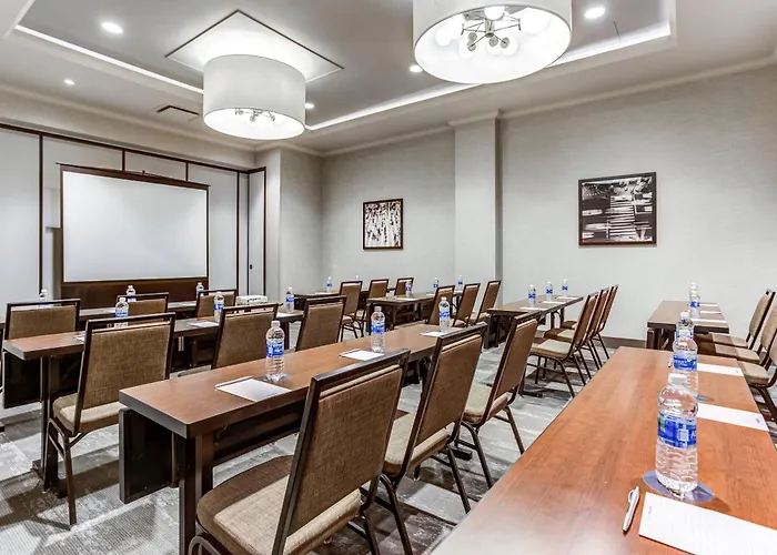 Сity center hotels Cambria Chicago Loop - Theatre District