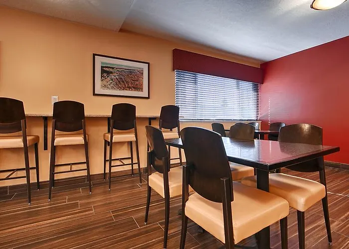 3 star hotel: Baymont By Wyndham Cedar City