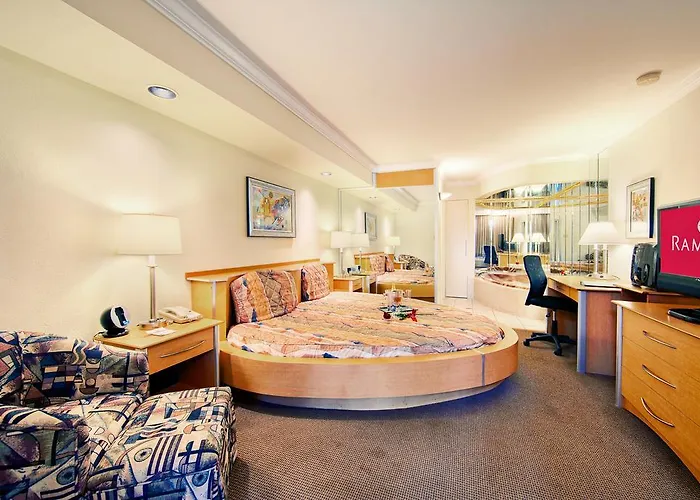 Ramada Oakland Park Inn