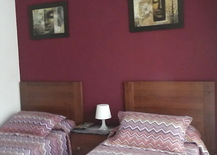 B&B: Pensión Vegadeo Gijón