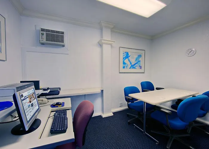 Ramada Oakland Park Inn