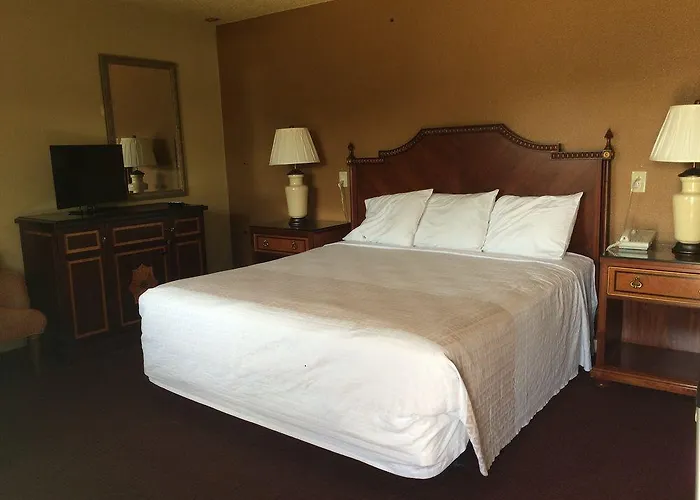 Motel: Sundial Lodge