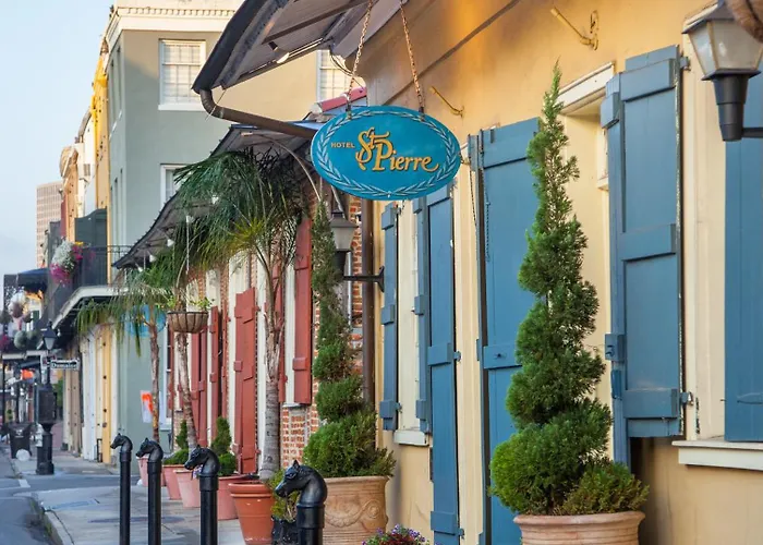 Airport Hotel: Hotel St. Pierre French Quarter