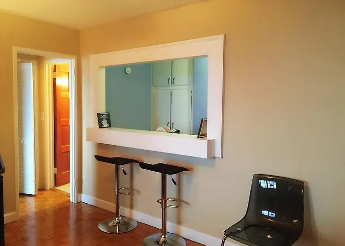 All Vacation Rentals Downtown 1 Bedroom 18H