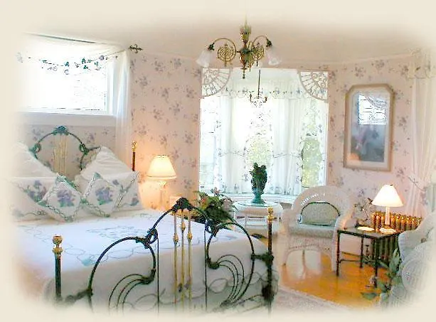 B&B only: Lion And The Rose Victorian Guest House