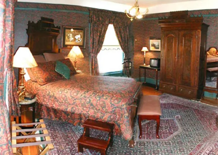 B&B only: Lion And The Rose Victorian Guest House