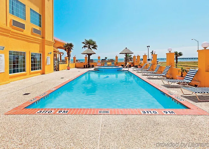Dog friendly hotels Galveston Beach
