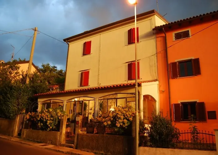 Hotel sulla spiaggia: Albergo Aurora